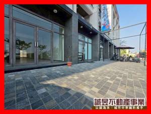 誠昱/租-安平20米路電梯店住